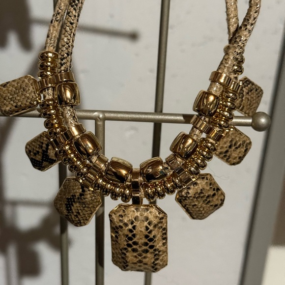 Elegant Gold and Brown Necklace - Picture 7 of 11
